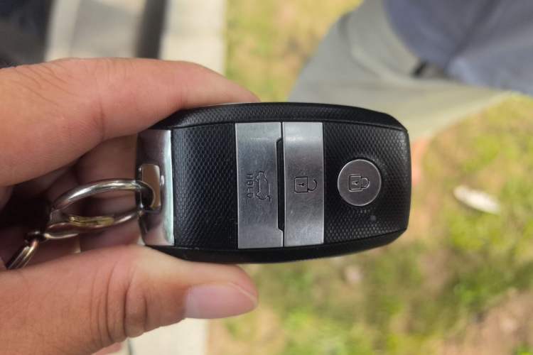 Used Kia KX3 2015 1.6L Automatic Two-Wheel Drive DLX Vehicle Key