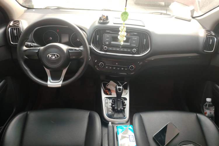 Used Kia KX3 2015 1.6L Automatic Two-Wheel Drive DLX Center Console