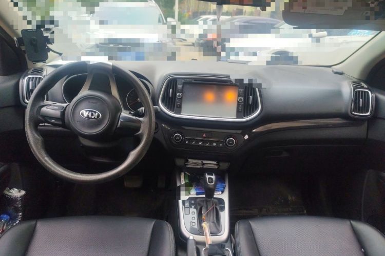 Used Kia KX3 2015 1.6L Automatic Two-Wheel Drive DLX Center Console