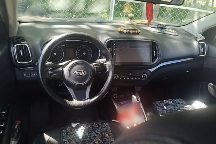 Used Kia KX3 2015 1.6L Automatic Two-Wheel Drive DLX Center Console