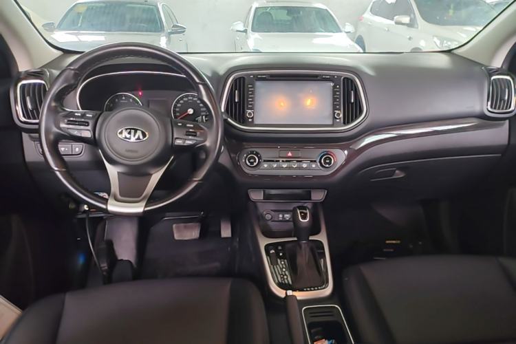 Used Kia KX3 2015 1.6L Automatic Two-Wheel Drive DLX Center Console