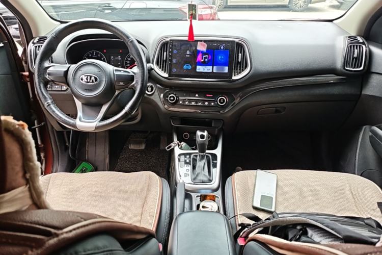 Used Kia KX3 2015 1.6L Automatic Two-Wheel Drive DLX Center Console