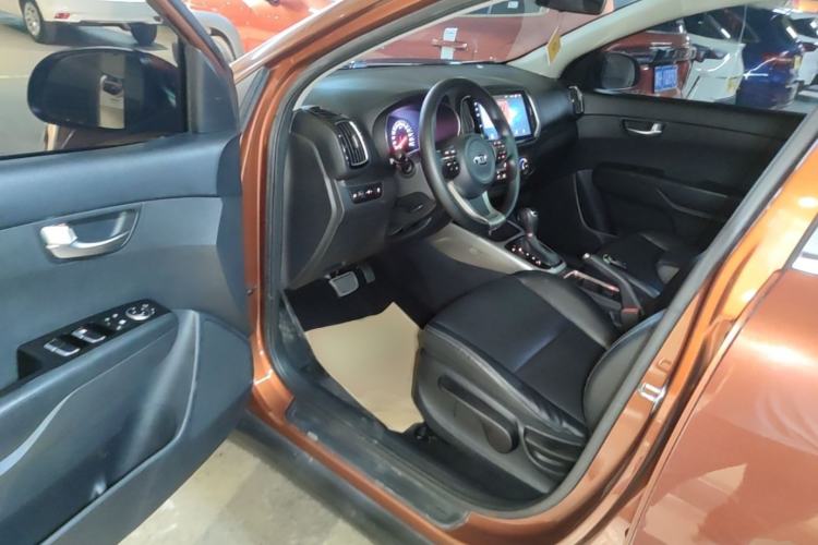 Used Kia KX3 2015 1.6L Automatic Two-Wheel Drive DLX Driver Seat
