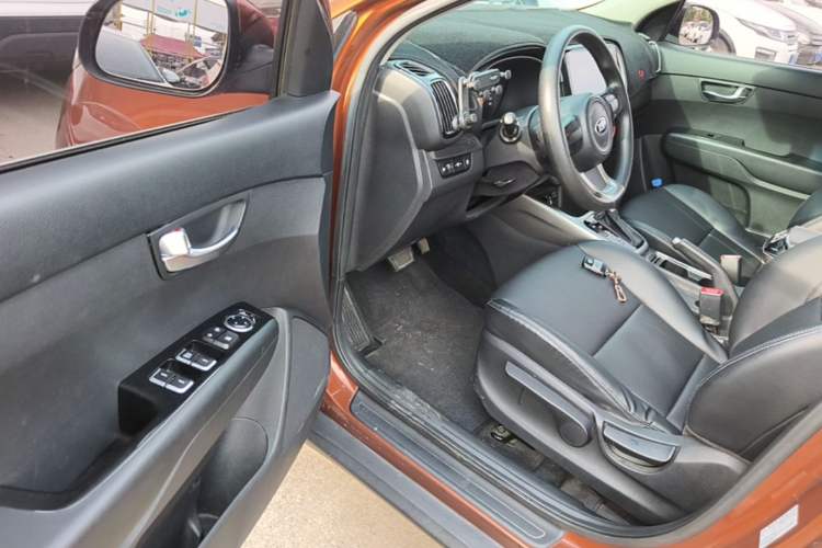 Used Kia KX3 2015 1.6L Automatic Two-Wheel Drive DLX Driver Seat