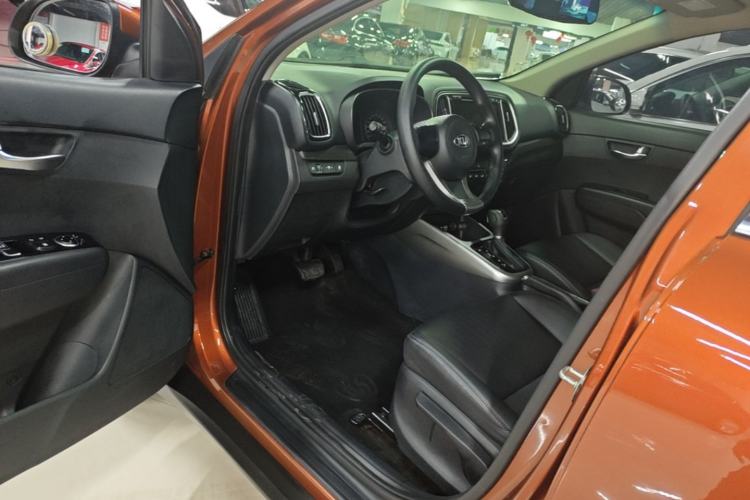 Used Kia KX3 2015 1.6L Automatic Two-Wheel Drive DLX Driver Seat