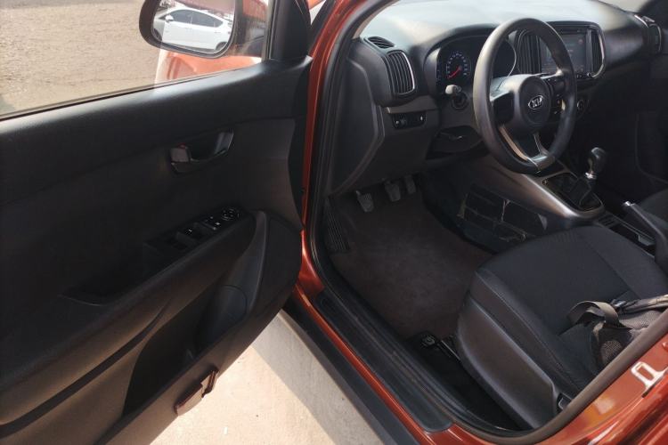 Used Kia KX3 2015 1.6L Manual Two-Wheel-Drive GLS Driver Seat