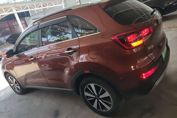 Used Kia KX3 2015 1.6T Automatic Two-Wheel Drive DLX Exterior 3