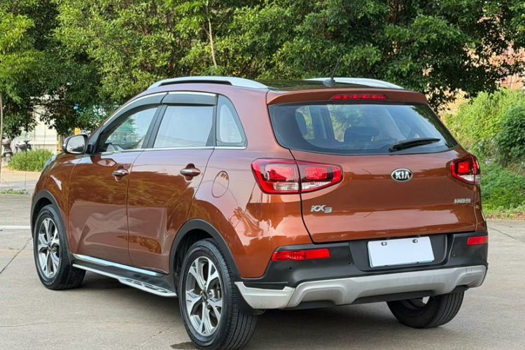 Used Kia KX3 2015 1.6L Automatic Two-Wheel Drive DLX Exterior 3