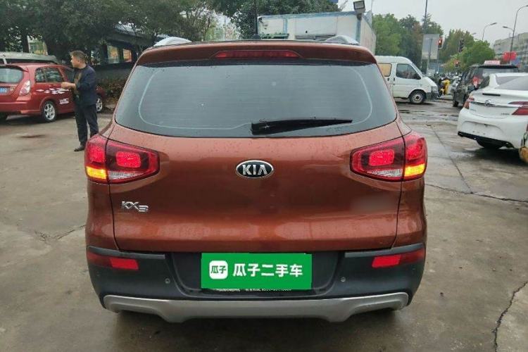 Used Kia KX3 2015 1.6L Automatic Two-Wheel Drive DLX Exterior 4