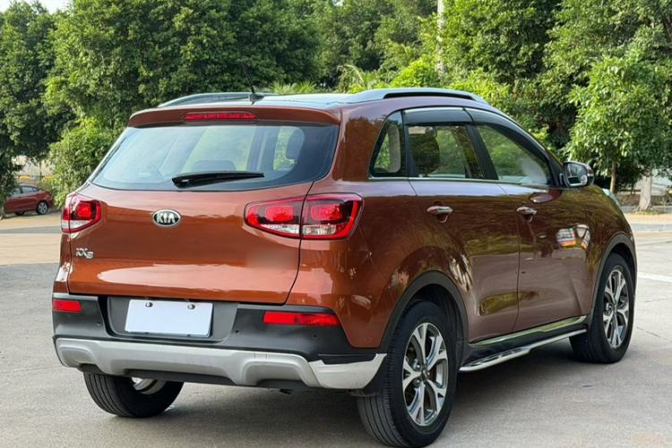 Used Kia KX3 2015 1.6L Automatic Two-Wheel Drive DLX Exterior 4