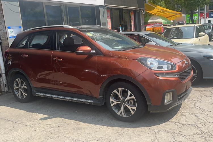 Used Kia KX3 2015 1.6L Automatic Two-Wheel Drive DLX Exterior 5