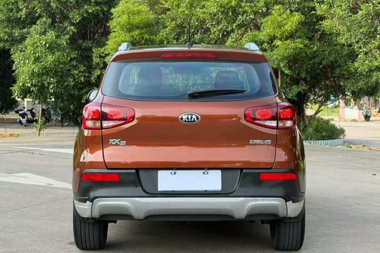 Used Kia KX3 2015 1.6L Automatic Two-Wheel Drive DLX Exterior 5