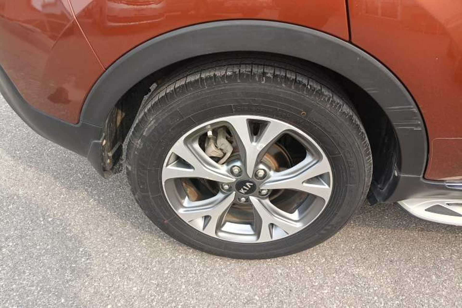 Used Kia KX3 2015 2.0L Automatic 4x4 PRM Exterior 5