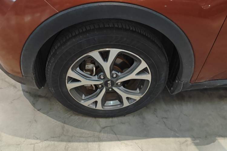 Used Kia KX3 2015 1.6L Automatic Two-Wheel Drive DLX Exterior 7