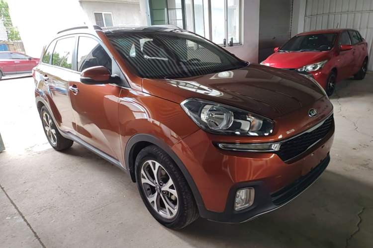 Used Kia KX3 2015 1.6L Automatic Two-Wheel Drive DLX Front Right 45 Deg