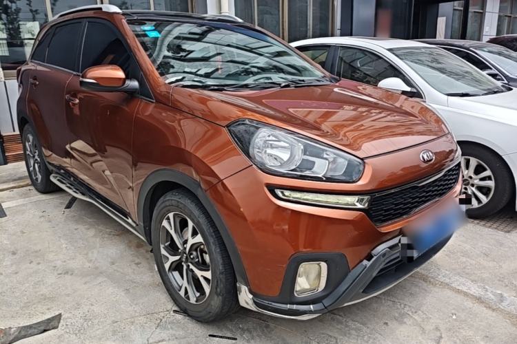 Used Kia KX3 2015 1.6L Automatic Two-Wheel Drive DLX Front Right 45 Deg