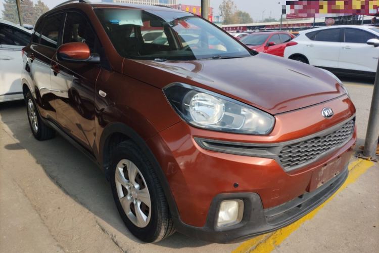 Used Kia KX3 2015 1.6L Manual Two-Wheel-Drive GLS Front Right 45 Deg