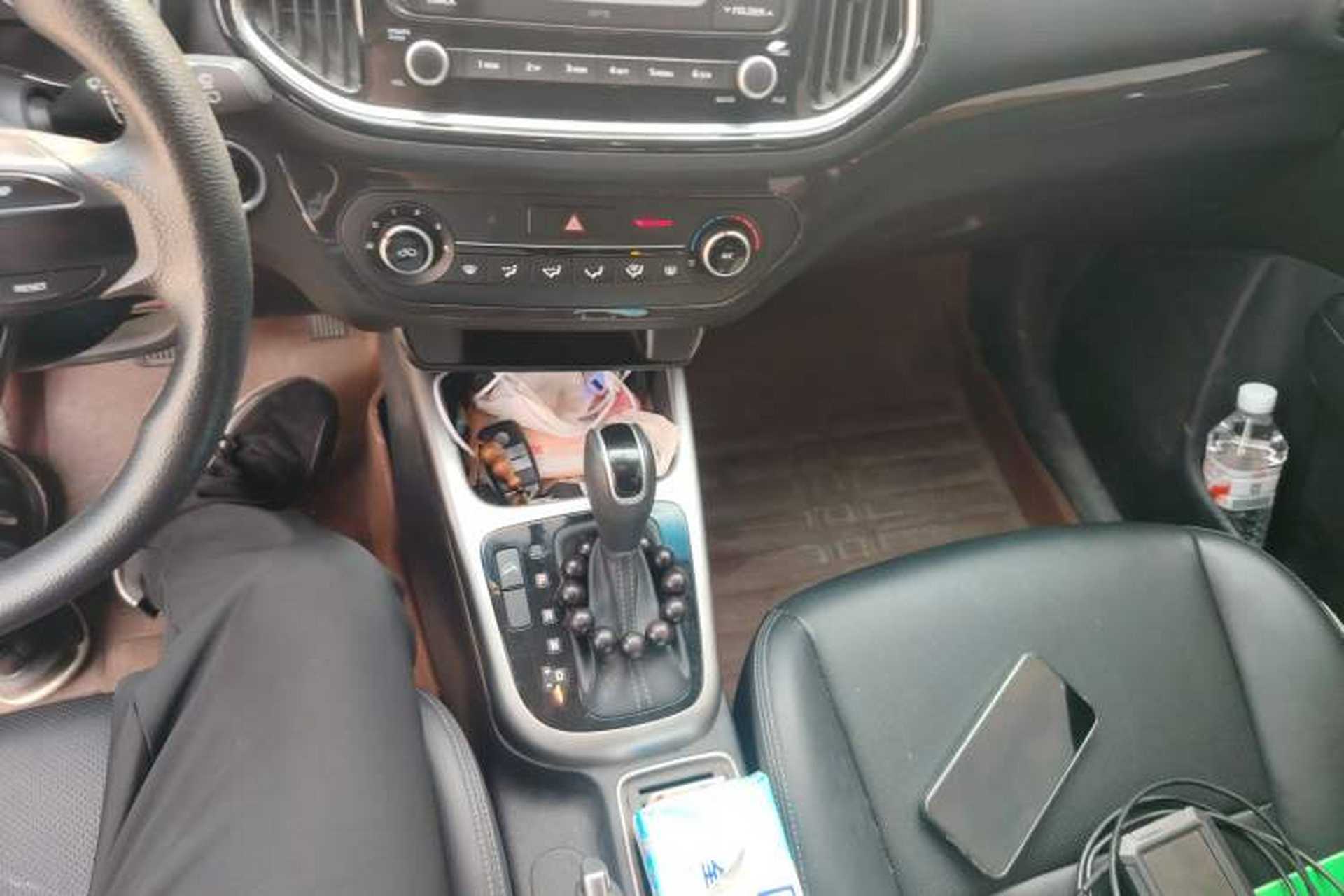 Used Kia KX3 2015 1.6L Automatic Two-Wheel Drive DLX Gear Lever