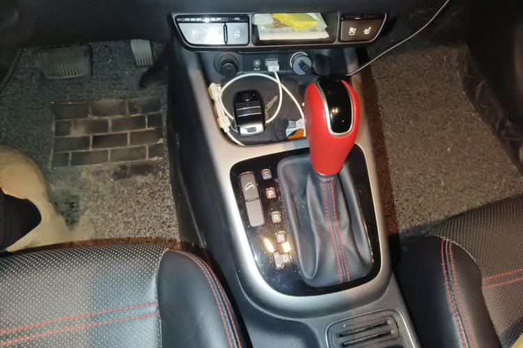 Used Kia KX3 2015 1.6T Automatic Two-Wheel Drive PRM Gear Lever