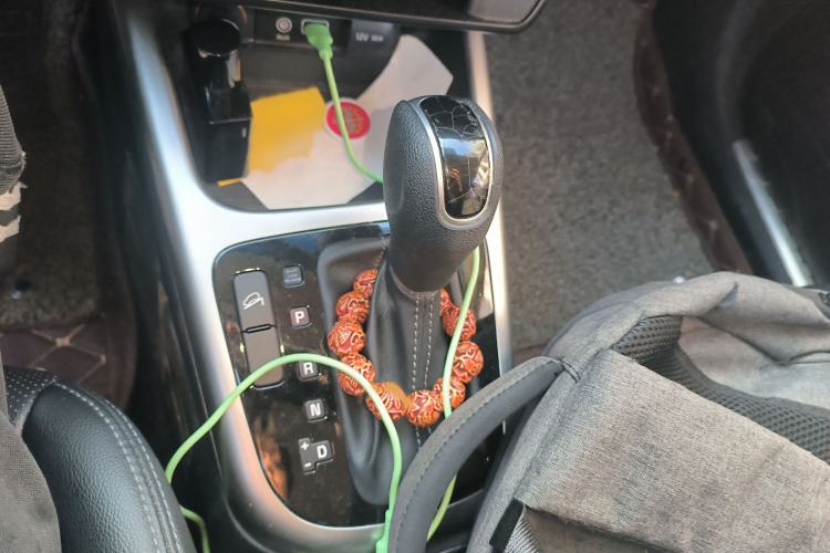 Used Kia KX3 2015 1.6L Automatic Two-Wheel Drive DLX Gear Lever