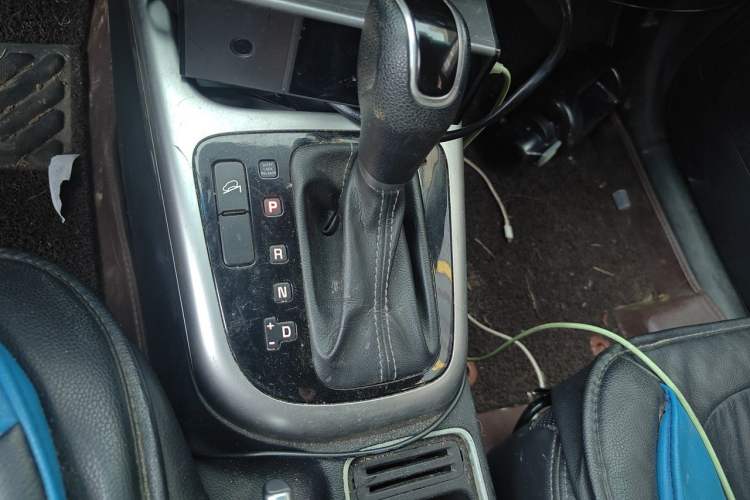 Used Kia KX3 2015 1.6L Automatic Two-Wheel Drive DLX Gear Lever