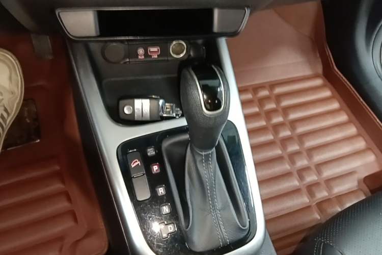 Used Kia KX3 2015 1.6L Automatic Special Gear Lever