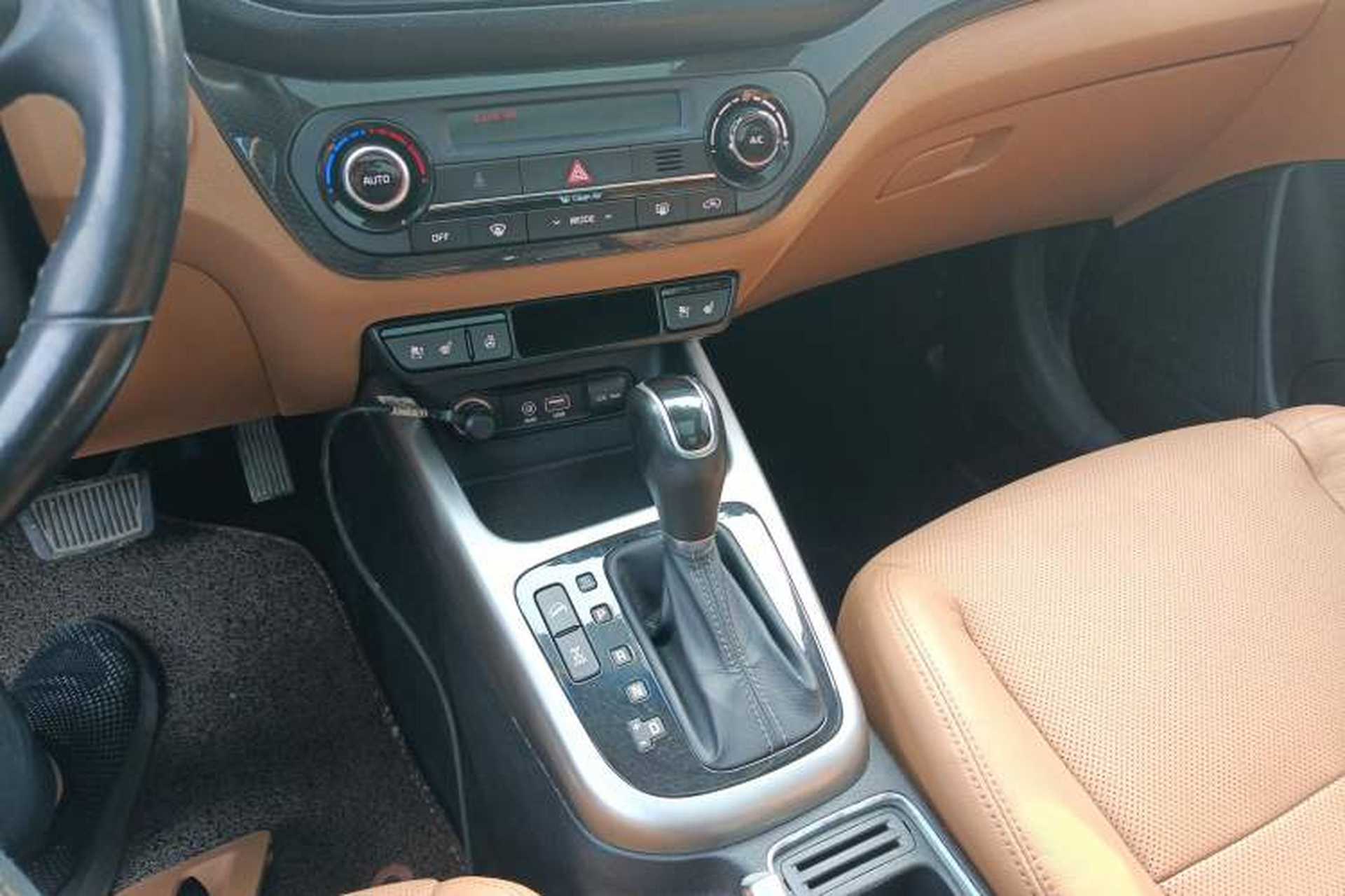 Used Kia KX3 2015 2.0L Automatic 4x4 PRM Gear Lever