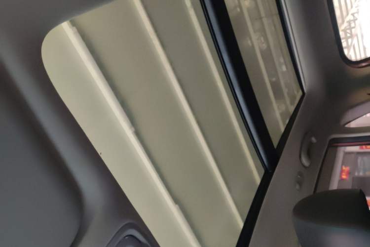 Used Kia KX3 2015 1.6T Automatic Two-Wheel Drive DLX Headliner