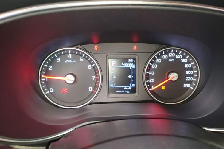 Used Kia KX3 2015 1.6L Automatic Two-Wheel Drive DLX Instrument Cluster