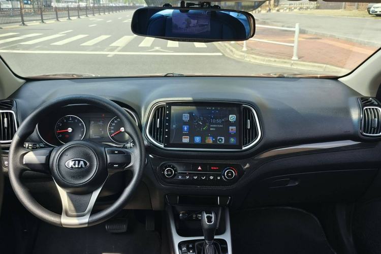 Used Kia KX3 2015 1.6L Automatic Two-Wheel Drive DLX Interior 1
