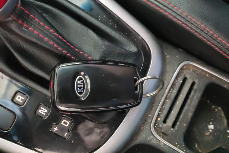 Used Kia KX3 2015 1.6T Automatic Two-Wheel Drive DLX Interior 1
