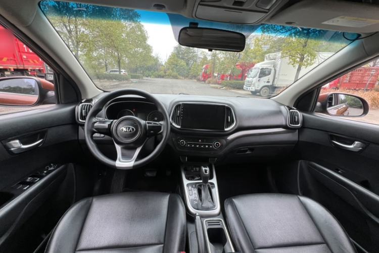 Used Kia KX3 2015 1.6L Automatic Two-Wheel Drive DLX Interior 1