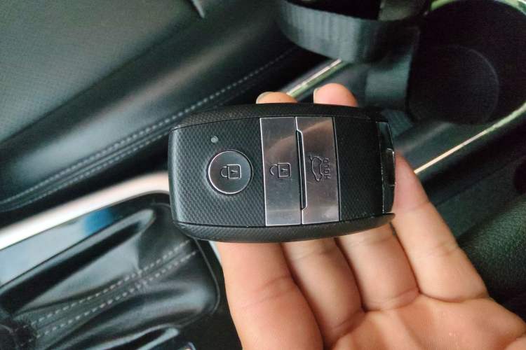 Used Kia KX3 2015 1.6L Automatic Two-Wheel Drive DLX Interior 1
