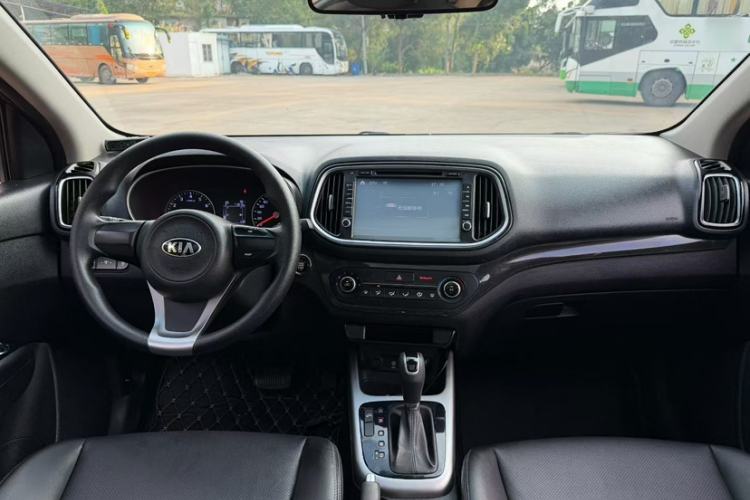 Used Kia KX3 2015 1.6L Automatic Two-Wheel Drive DLX Interior 1
