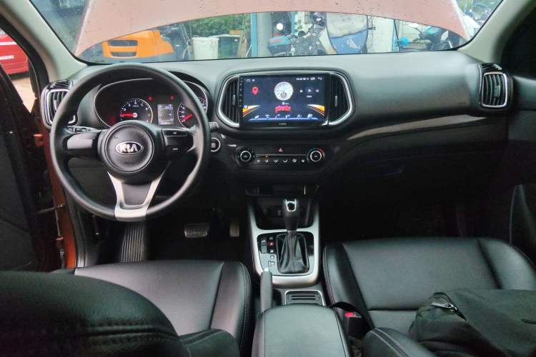 Used Kia KX3 2015 1.6L Automatic Two-Wheel Drive DLX Interior 2