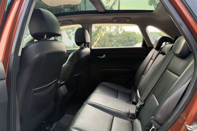 Used Kia KX3 2015 1.6L Automatic Two-Wheel Drive DLX Interior 3