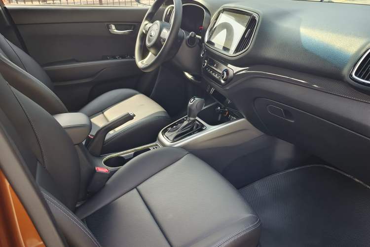 Used Kia KX3 2015 1.6L Automatic Two-Wheel Drive DLX Interior 4