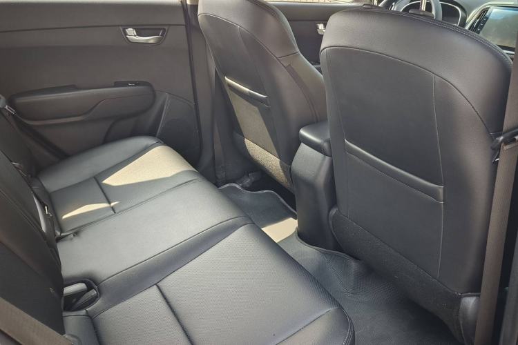 Used Kia KX3 2015 1.6L Automatic Two-Wheel Drive DLX Interior 5