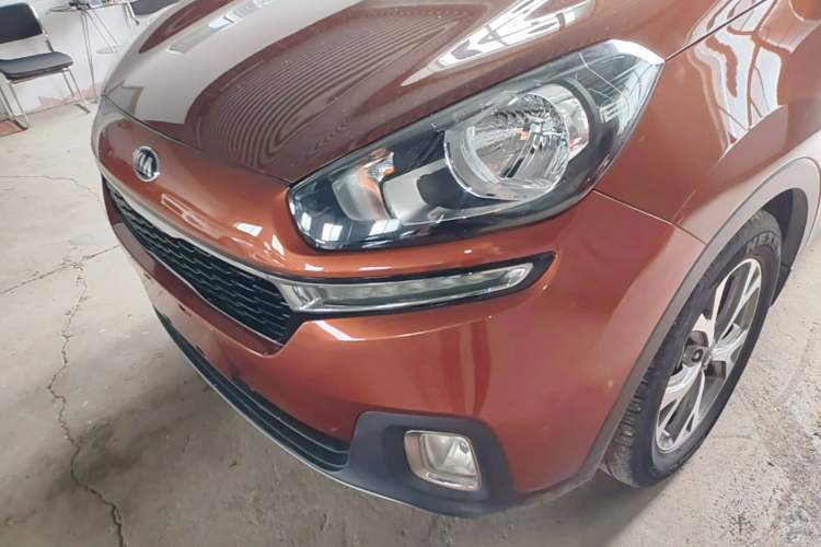 Used Kia KX3 2015 1.6L Automatic Two-Wheel Drive DLX Left Front Headlight