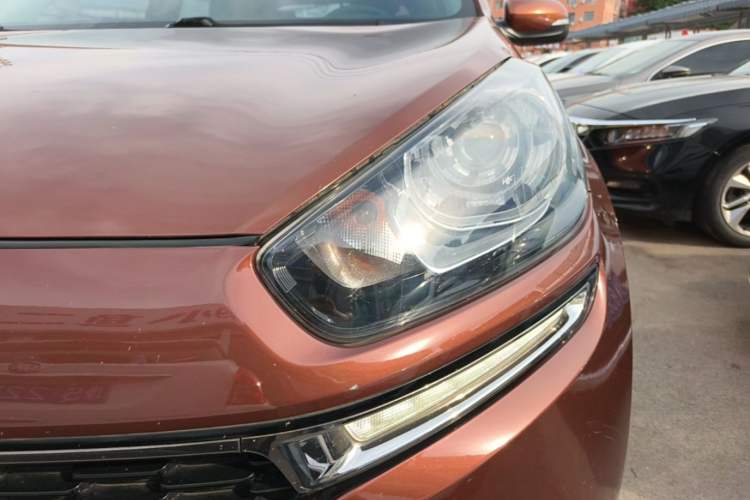 Used Kia KX3 2015 1.6L Automatic Two-Wheel Drive DLX Left Front Headlight