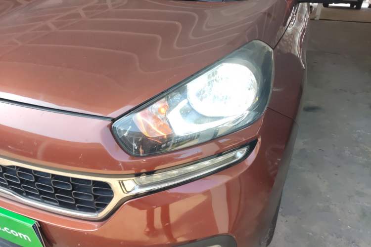 Used Kia KX3 2015 1.6T Automatic Two-Wheel Drive DLX Left Front Headlight