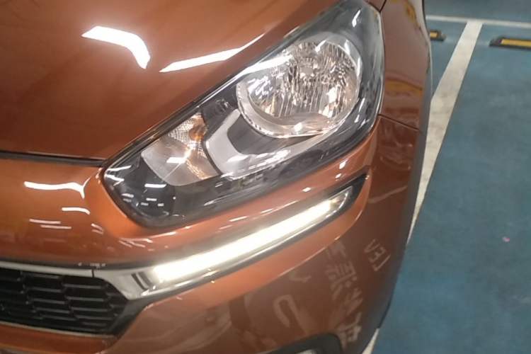 Used Kia KX3 2015 1.6L Automatic Two-Wheel Drive DLX Left Front Headlight