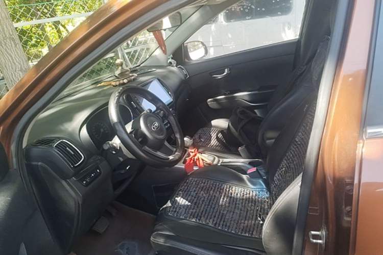 Used Kia KX3 2015 1.6L Automatic Two-Wheel Drive DLX Left Front Seat