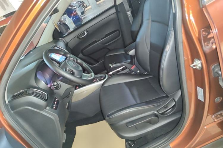 Used Kia KX3 2015 1.6L Automatic Two-Wheel Drive DLX Left Front Seat