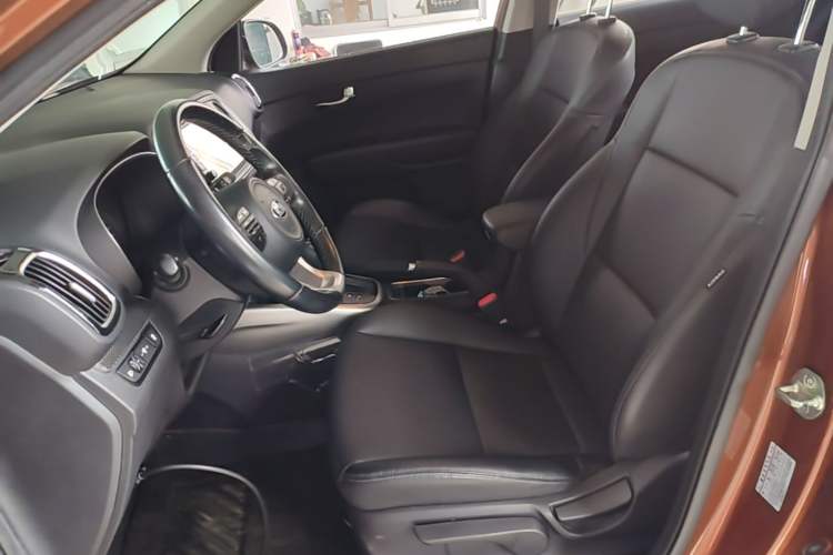 Used Kia KX3 2015 1.6L Automatic Two-Wheel Drive DLX Left Front Seat