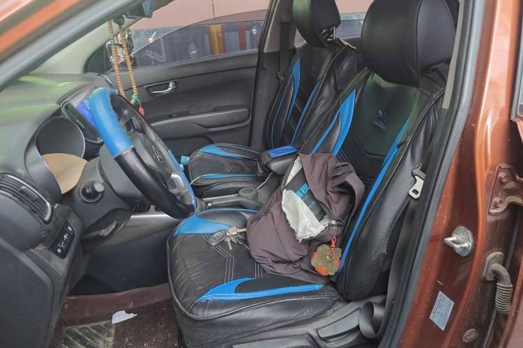 Used Kia KX3 2015 1.6L Automatic Two-Wheel Drive DLX Left Front Seat