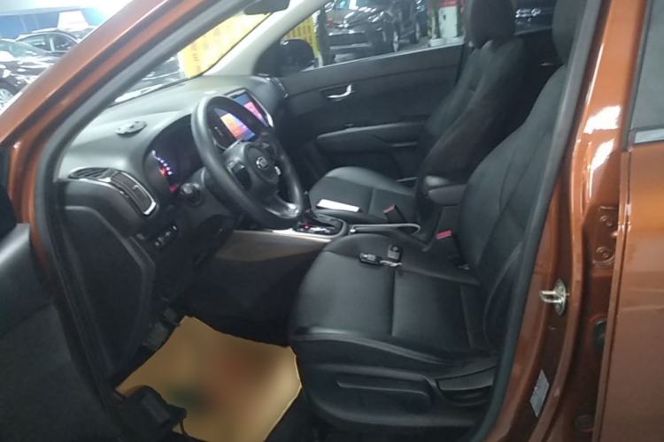 Used Kia KX3 2015 1.6L Automatic Two-Wheel Drive DLX Left Front Seat