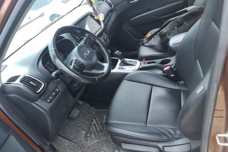 Used Kia KX3 2015 1.6L Automatic Two-Wheel Drive DLX Left Front Seat