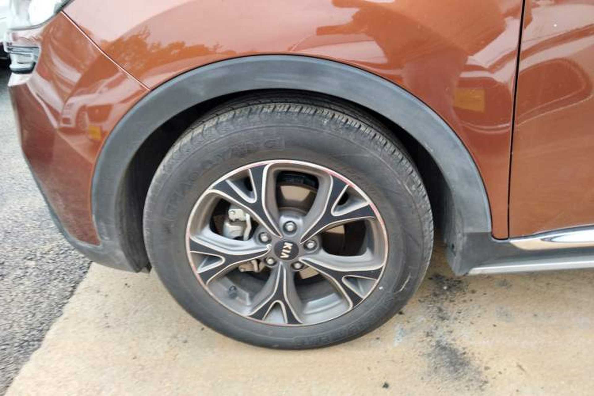 Used Kia KX3 2015 1.6L Automatic Two-Wheel Drive DLX Left Front Wheel Hub