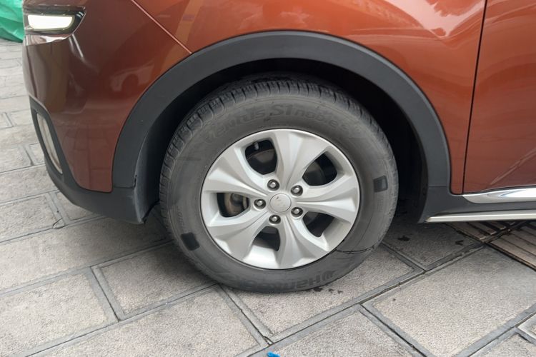 Used Kia KX3 2015 1.6L Automatic Two-Wheel Drive GLS Left Front Wheel Hub